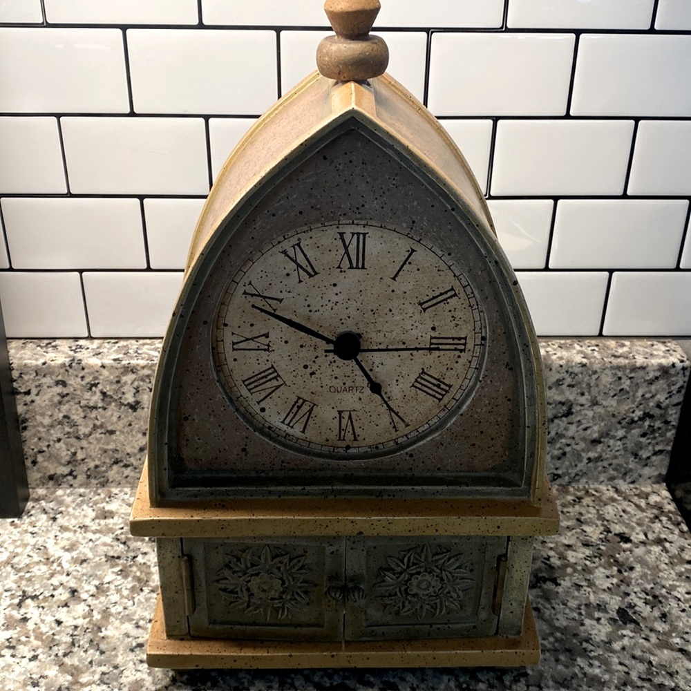 Unique Clock - Clock works! DIY it your FAVORITE COLOR.